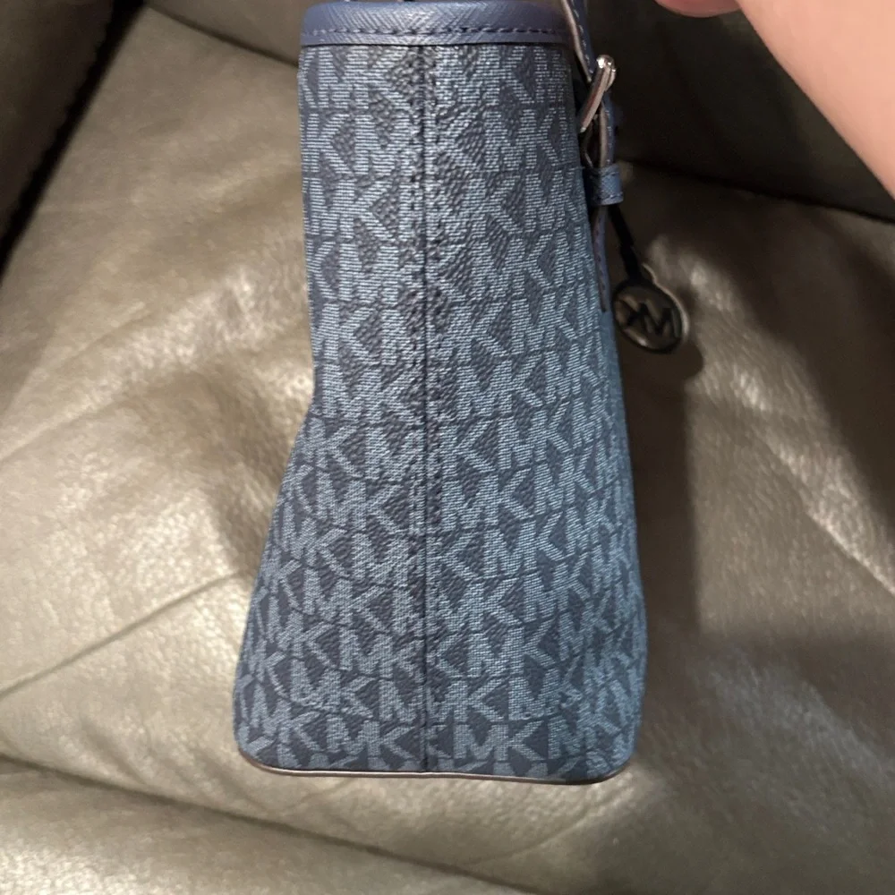 Michael kors jet set travel navy tote